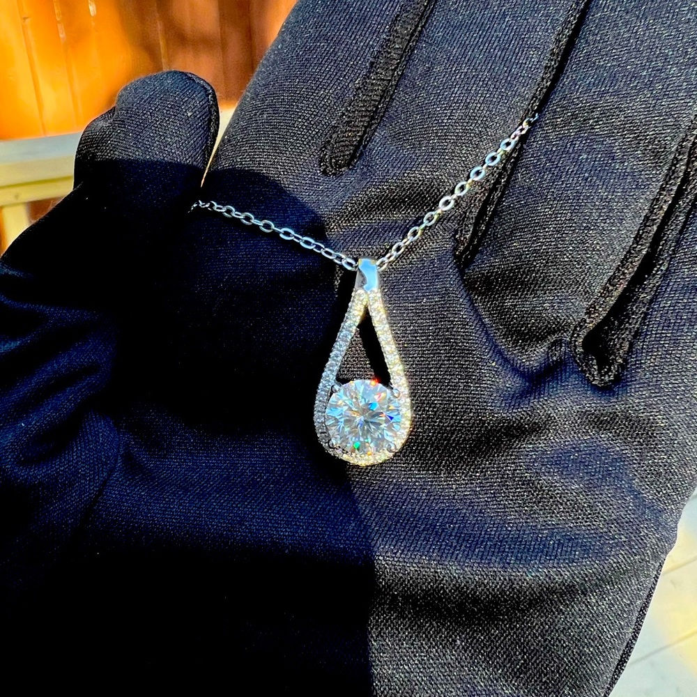 New Moissanite 10H10A Pendant Necklace 2CT,18K White Gold Plated Sterling Silver